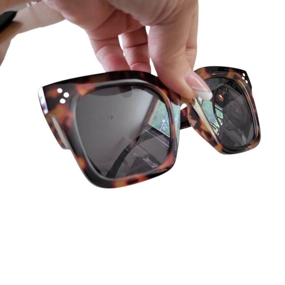 Privé Revaux Designer Tortoise Shell Squared Sunglasses with Hard Case - Picture 12 of 15